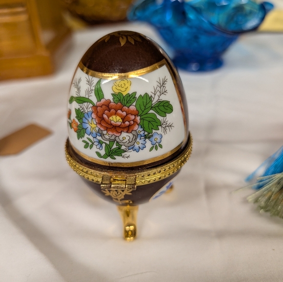 Other - Vintage Floral Decorative Trinket Box Egg with Gold Accents